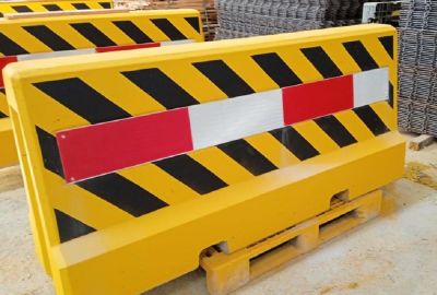 Barrier met reflectiestrook geel - zwart-min